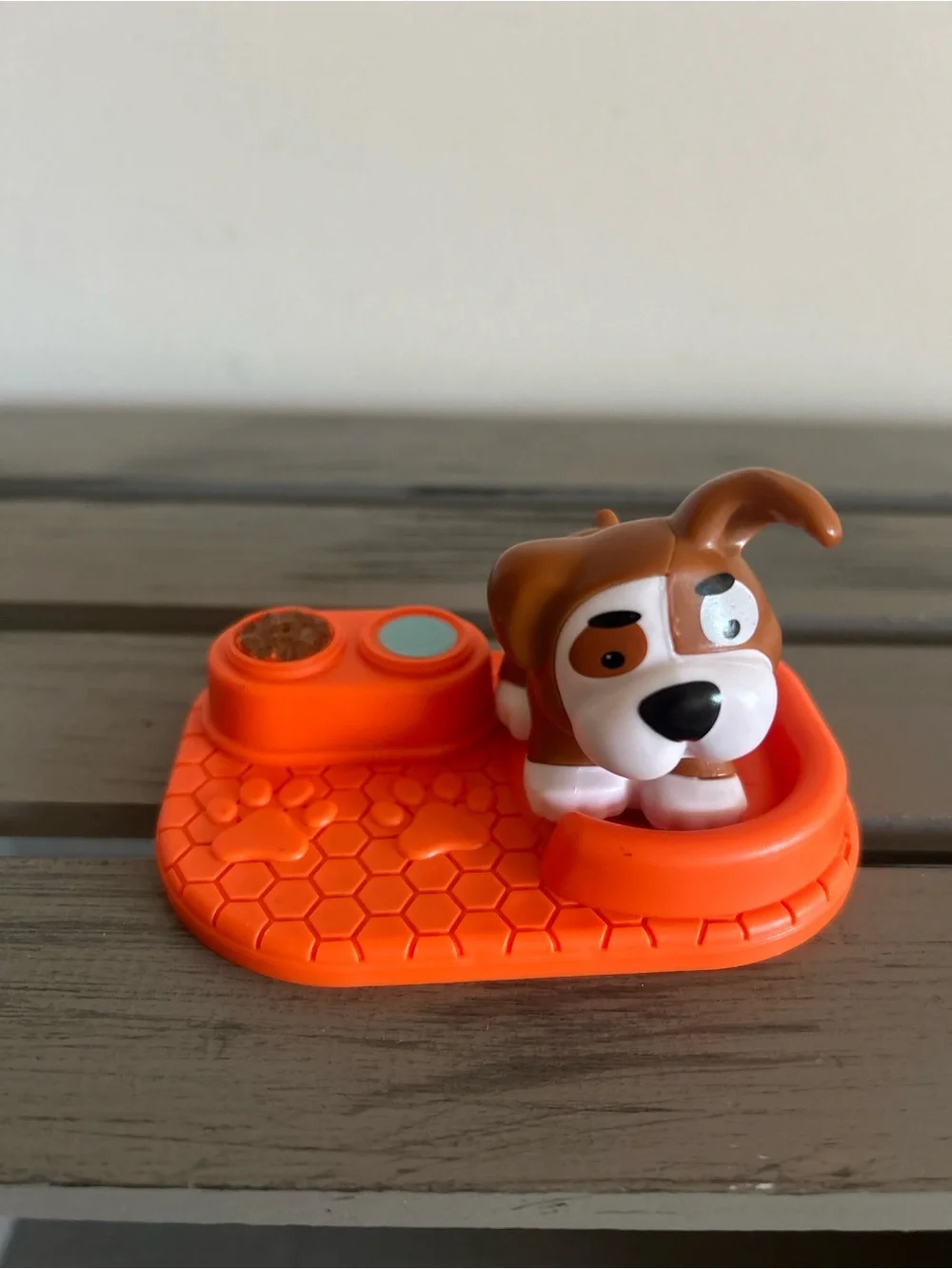 Fisher-Price Little People Big Helper Dog W/ Feeding Station